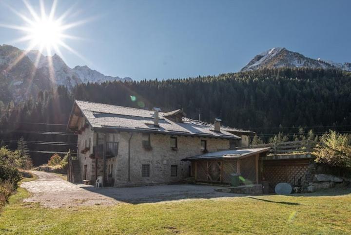 Chalet Rustico Bertolini Per Gruppi! Villa Vermiglio Dış mekan fotoğraf